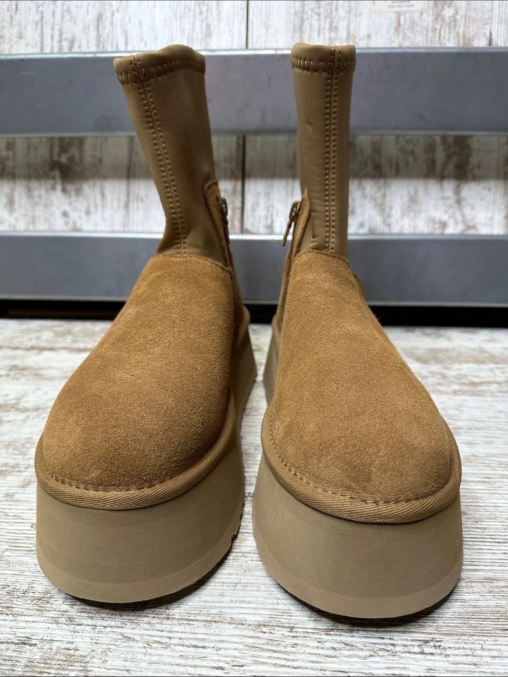 UGG UGG Classic Dipper Platform 1144031 Women's Fashion Boots Chestnut Sz 5